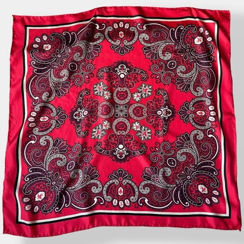 VTG 80s Satin Silk Red Paisley Floral Bandana Scarf Headscarf Neckerchief 26.5”